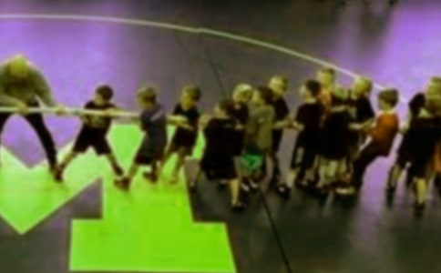 難忘的拔河比賽作文