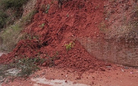 泥石流來臨時怎樣逃生