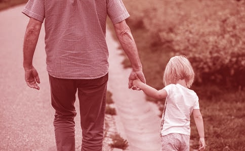 ��?gu��)�С�OŮ�߽�����ɢ��