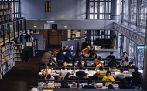 ��W(xu��)����ٌ�(sh��)�`���(d��ng)���ĵ��w��(hu��)2000�֣����x8ƪ��