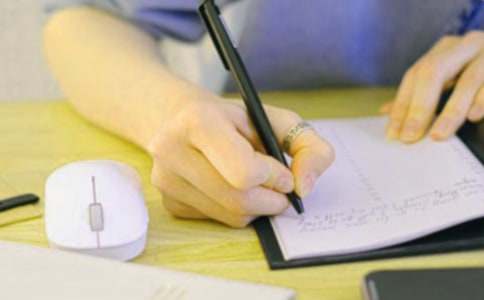 �����졷�x��У�ͨ��27ƪ��