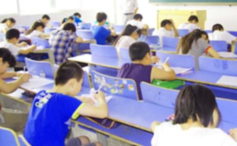 實(shí)用的考試的反思作文300字錦集6篇