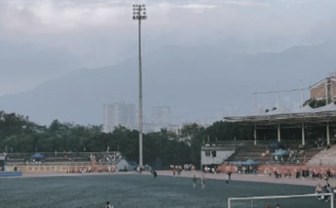 中學(xué)生寫景作文:校園的操場(精選57篇)