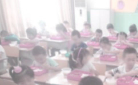 小班健康自己吃飯教案