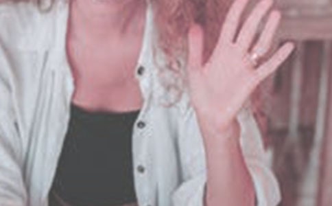 和外國人打招呼作文