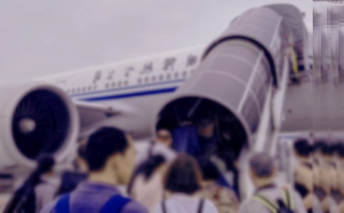 沈飛拿到大飛機登機牌