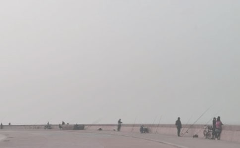 ��~����600��