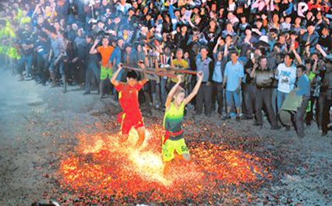 【精選】風(fēng)俗的作文400字4篇