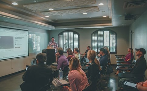 小班音樂(lè)公開(kāi)課熊跳舞教案