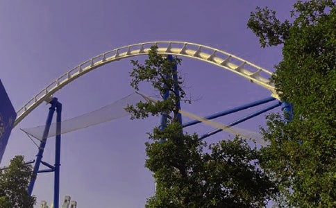 驚險刺激好玩的過山車600字作文