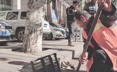 環(huán)衛(wèi)工人掃雪簡報(通用25篇)