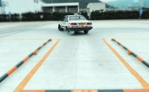 �{У��ȫ�����ƶ�