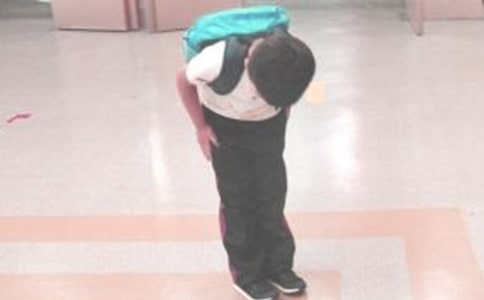 向先魂鞠躬優(yōu)秀作文