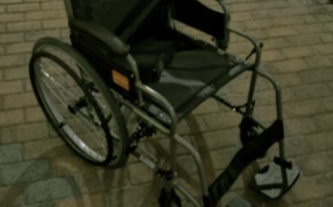 自助式輪椅的設(shè)計(jì)