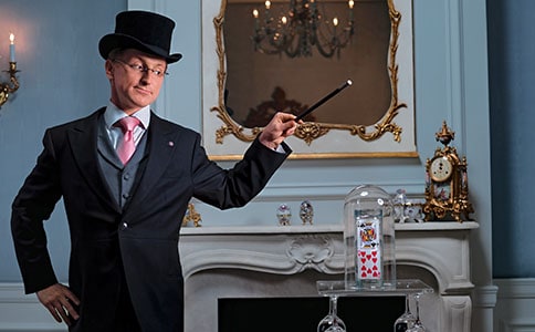 秋天是個(gè)魔術(shù)師作文