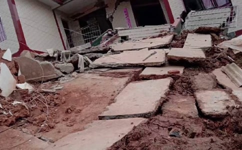 泥石流爆發(fā)后正確的逃生方法