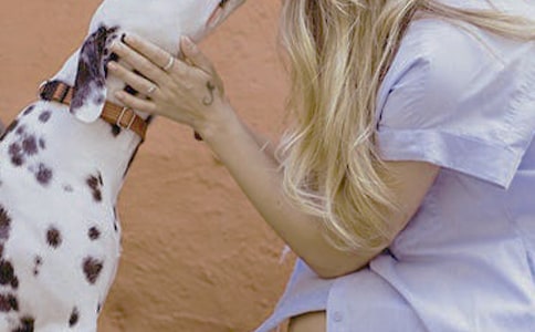 女性產(chǎn)后中暑急救措施