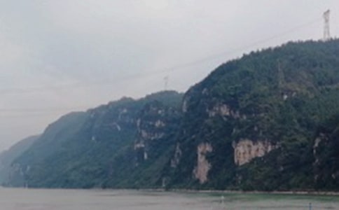 ��(d��o)���~���{