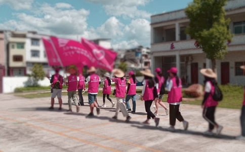 ��W(xu��)�����������l(xi��ng)�ă�(y��u)���ĵ��w����ͨ��12ƪ��