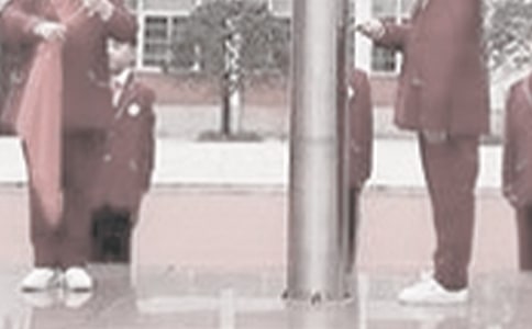 幼兒園升國旗的簡報(通用12篇)