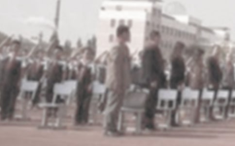 大班美術(shù)教案:升國(guó)旗