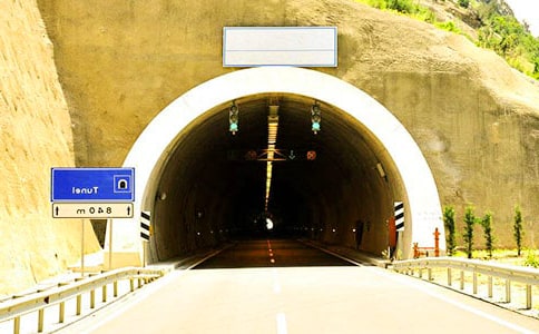 隧道工程應(yīng)屆畢業(yè)生自薦信