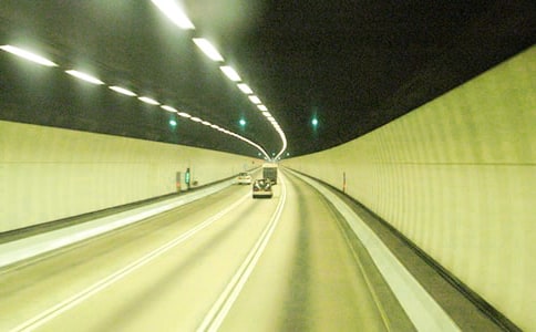 穿越時空隧道的想象作文