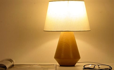 小臺燈優(yōu)秀作文