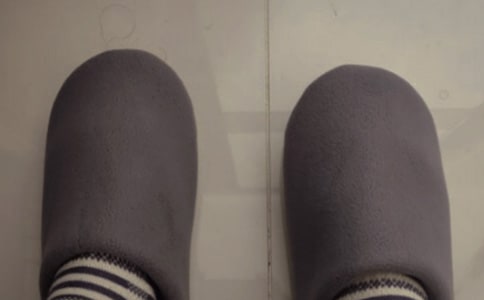 紙拖鞋美術(shù)教案