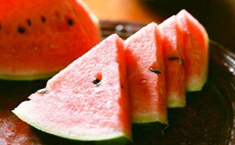 中班體育教案:小豬運西瓜