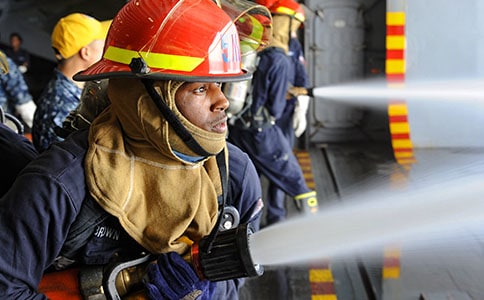 大班體育《小小消防員》活動(dòng)教案