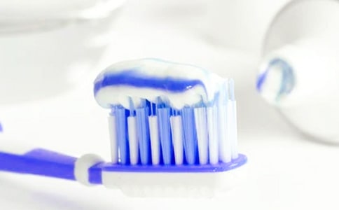 從撿牙膏皮謀生到買飛機