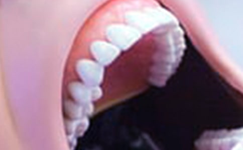 牙齦上火出血是什么原因呢