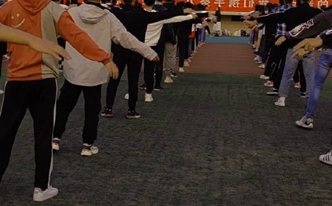 不做早操的檢討書500字