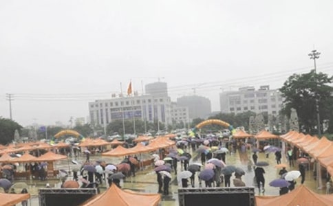 ��W(xu��)����Ƹ��(hu��)�ĵ��w��(hu��)